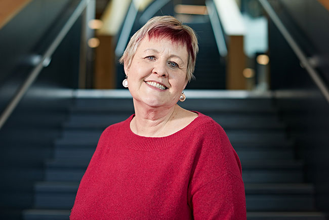 Portrait of Professor Liz Bennett